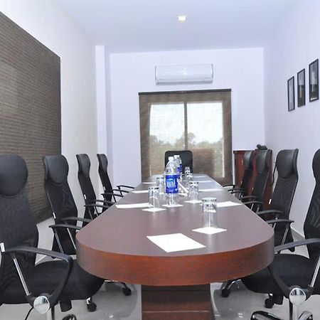 Hotel Hills Park Pathanamthitta Bagian luar foto