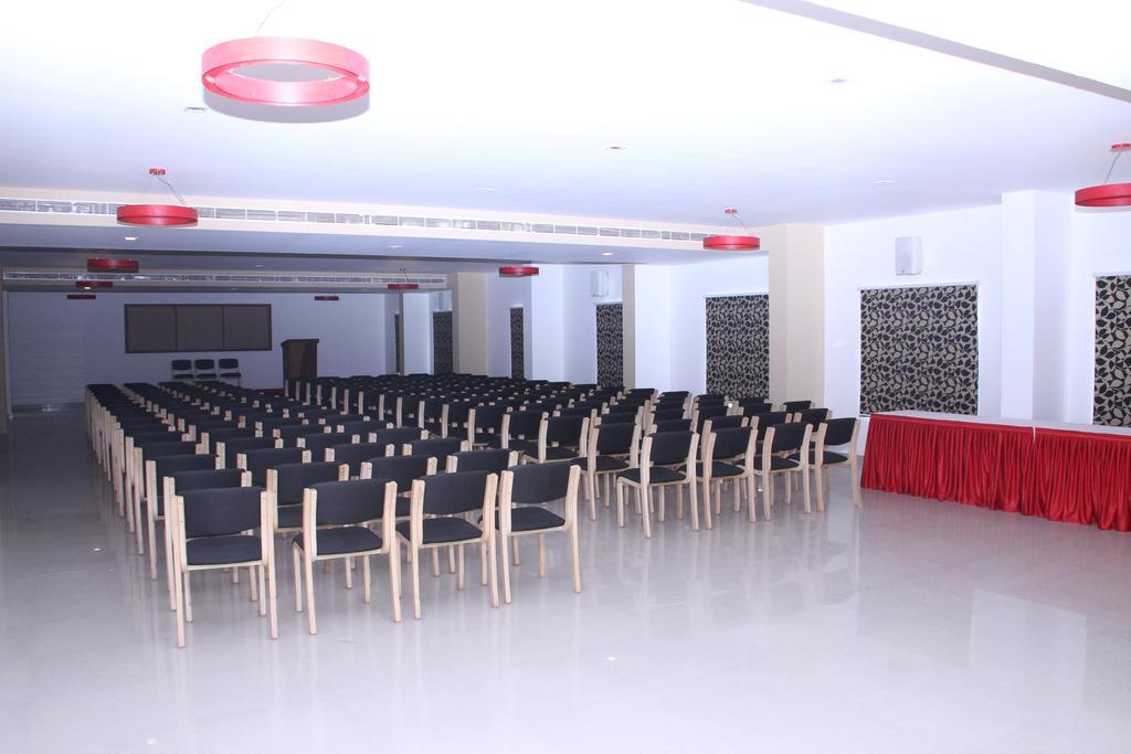 Hotel Hills Park Pathanamthitta Bagian luar foto