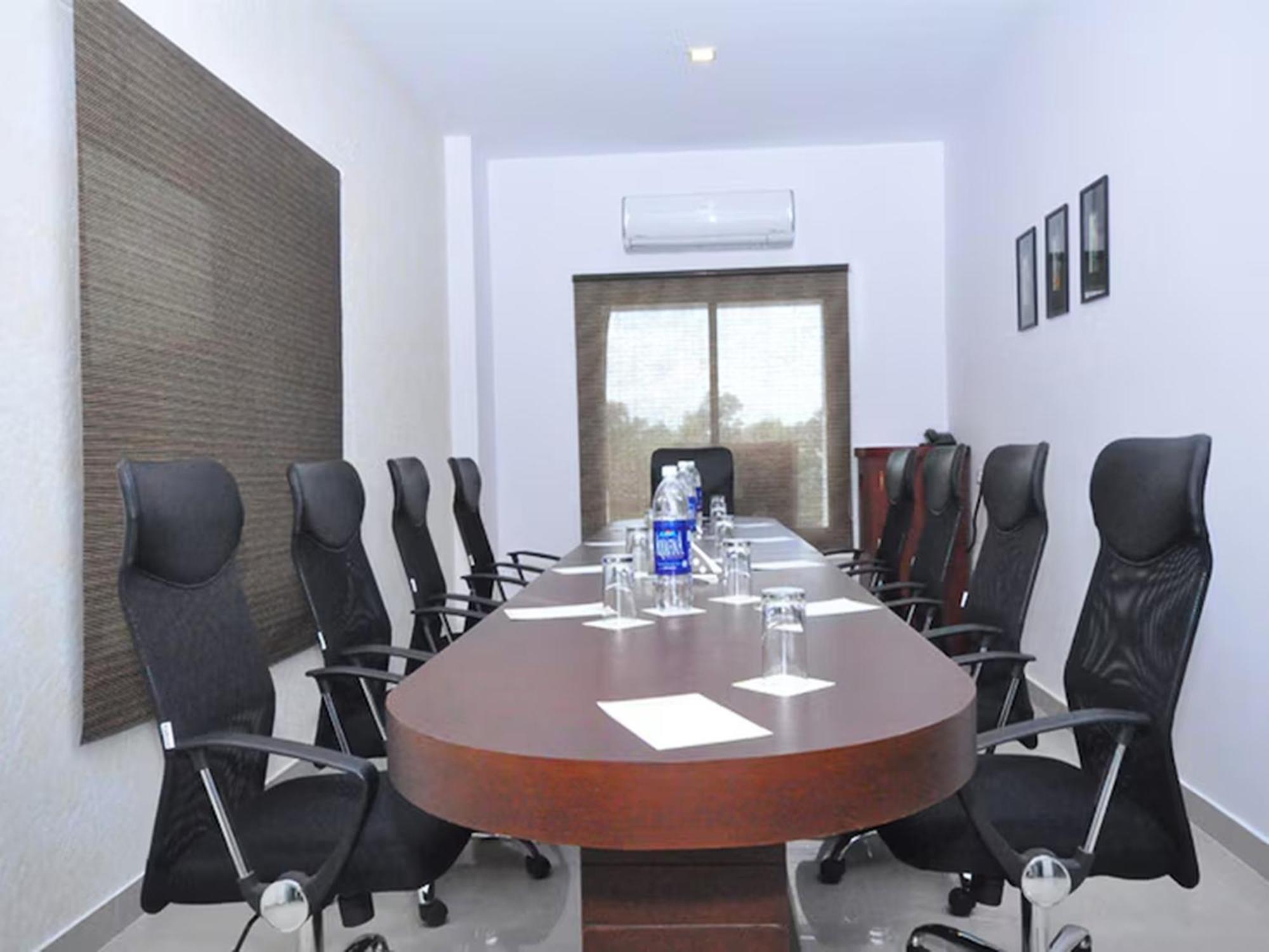 Hotel Hills Park Pathanamthitta Bagian luar foto
