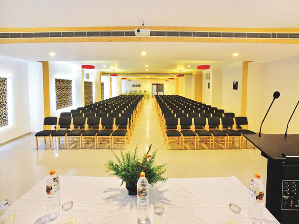 Hotel Hills Park Pathanamthitta Bagian luar foto