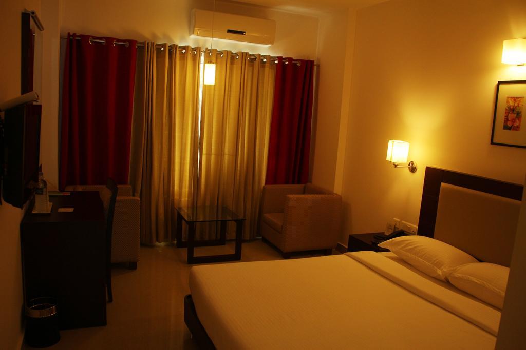 Hotel Hills Park Pathanamthitta Ruang foto
